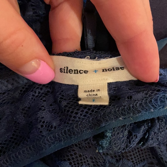 Silence and Noise Navy bralette size L - Picture 2 of 2